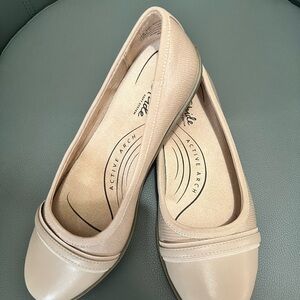 Life Stride Active Arch flats